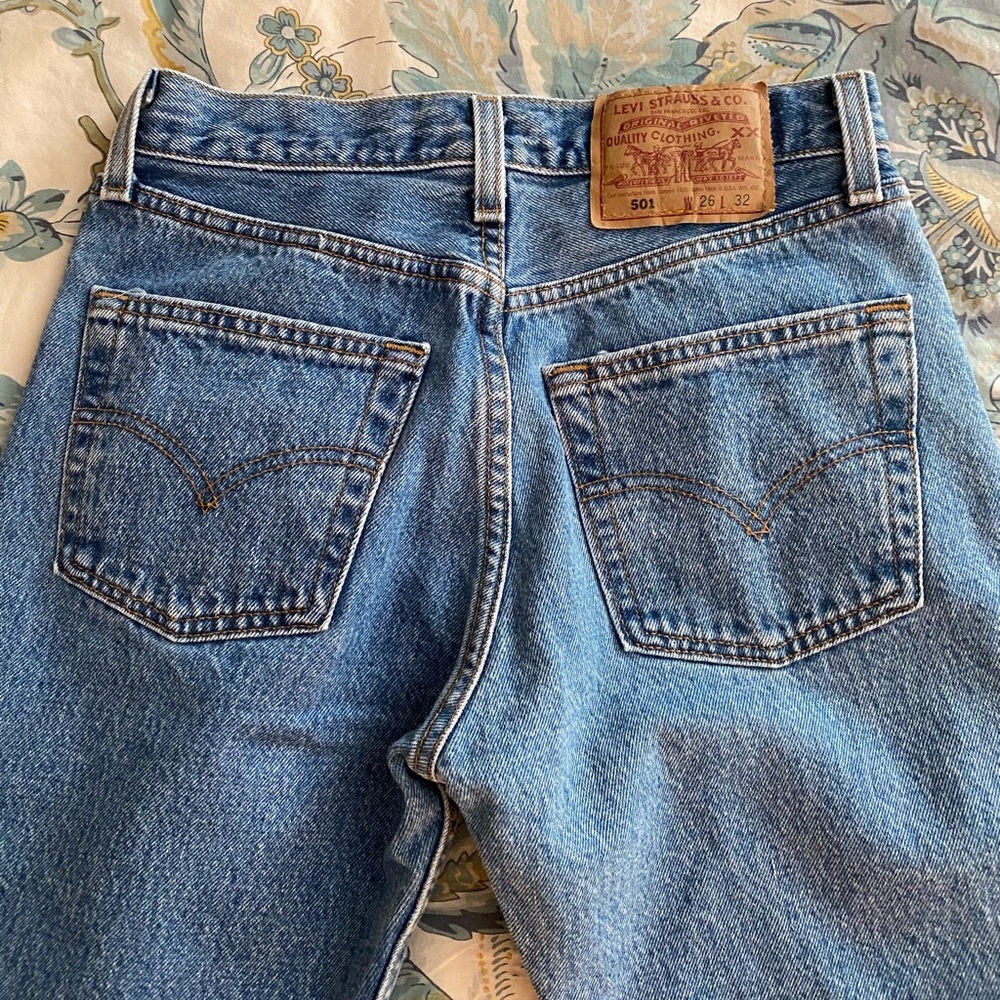 Vintage Levi’s 501 high waisted jeans 26x32